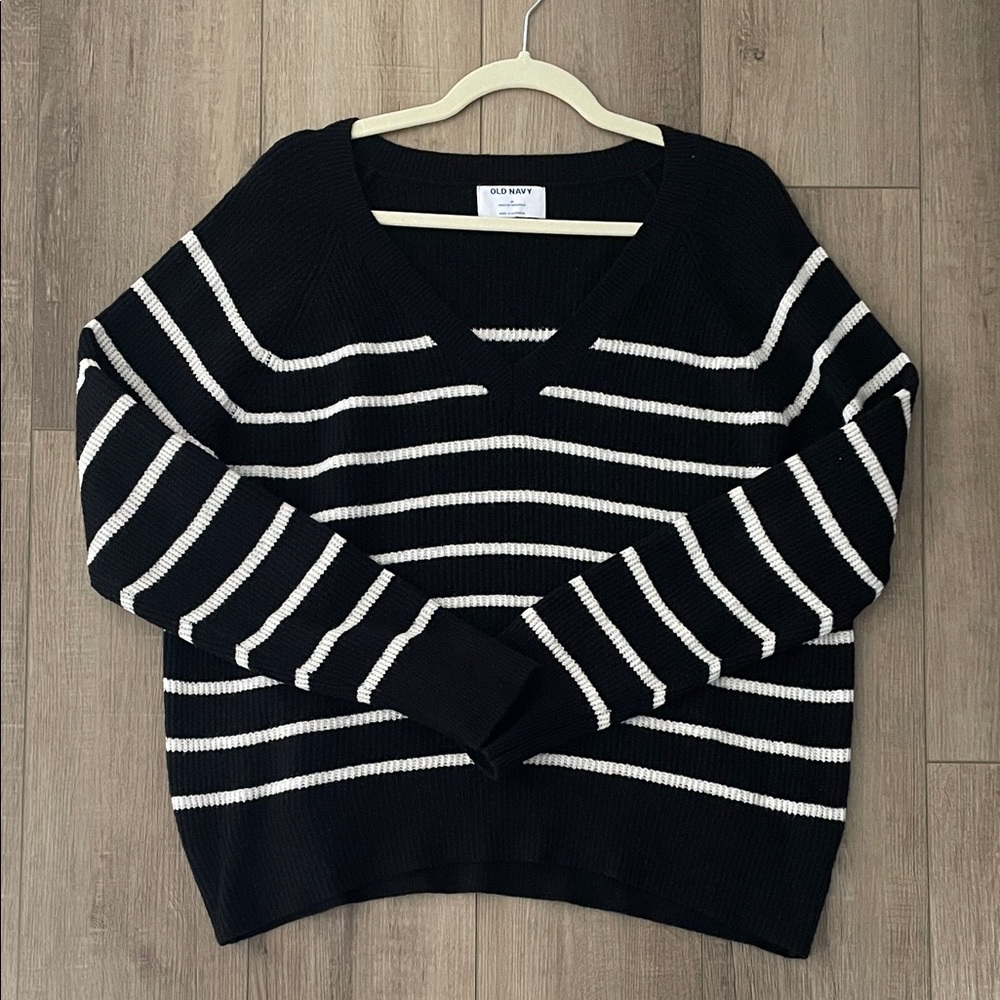 Old Navy Black and White V-Neck Sweater